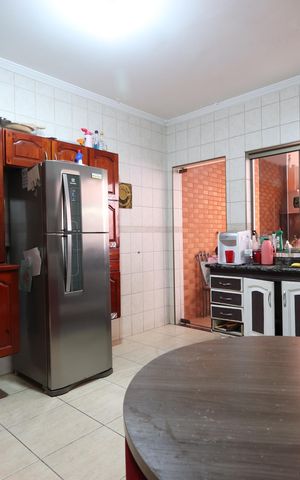 Casa à venda com 200m², 3 quartos e 6 vagasCozinha