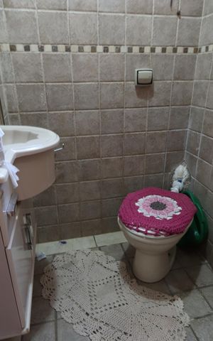 Casa à venda com 200m², 3 quartos e 6 vagasLavabo