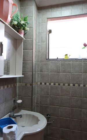 Casa à venda com 200m², 3 quartos e 6 vagasLavabo