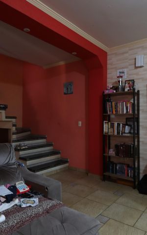 Casa à venda com 200m², 3 quartos e 6 vagasSala