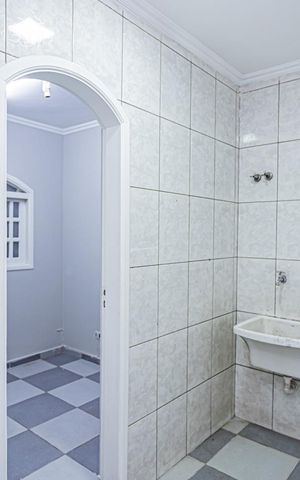 Casa para alugar com 180m², 2 quartos e 2 vagasÁrea de Serviço