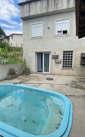 Casa à venda com 103m², 3 quartos e 1 vaga Casa à venda com 103m², 3 quartos e 1 vagaÁrea comum - piscina