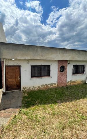 Casa à venda com 103m², 3 quartos e 1 vaga Casa à venda com 103m², 3 quartos e 1 vagaFachada