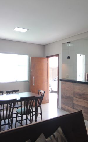 Casa para alugar com 200m², 3 quartos e 2 vagasSala