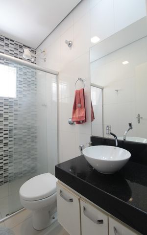 Casa para alugar com 200m², 3 quartos e 2 vagasBanheiro Social