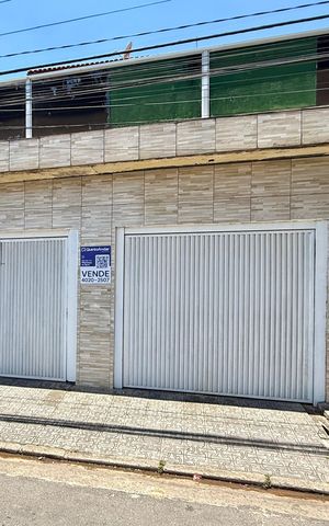 Casa à venda com 283m², 4 quartos e 4 vagasFachada 