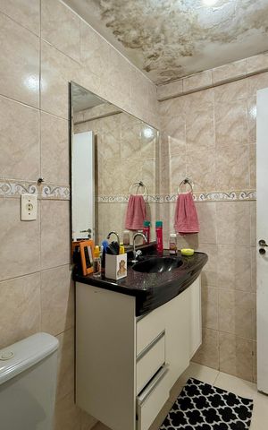 Casa à venda com 283m², 4 quartos e 4 vagasBanheiro 