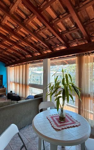 Casa à venda com 283m², 4 quartos e 4 vagasSala/Sacada