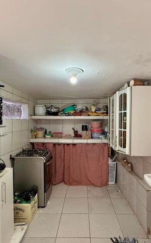 Casa à venda com 283m², 4 quartos e 4 vagasArea de Serviço 