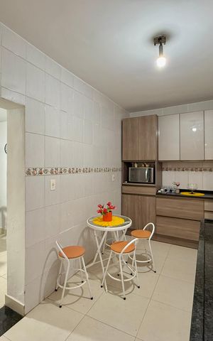 Casa à venda com 283m², 4 quartos e 4 vagasCozinha 