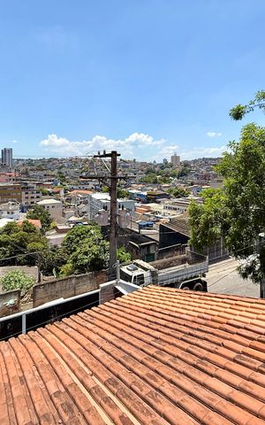 Casa à venda com 283m², 4 quartos e 4 vagasVista 