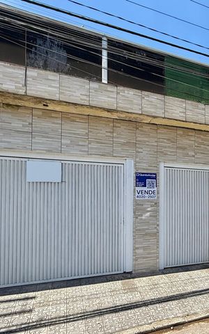 Casa à venda com 283m², 4 quartos e 4 vagasFachada 