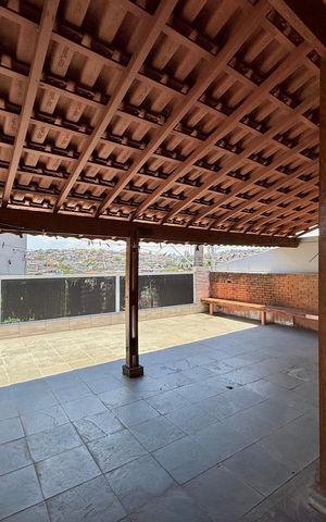 Casa à venda com 283m², 4 quartos e 4 vagasTerraço 