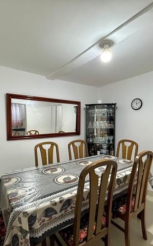 Casa à venda com 283m², 4 quartos e 4 vagasSala