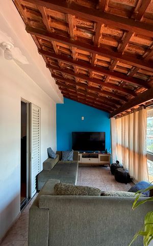 Casa à venda com 283m², 4 quartos e 4 vagasSala/Sacada