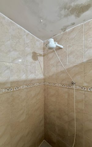 Casa à venda com 283m², 4 quartos e 4 vagasBanheiro 