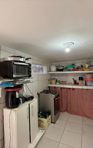 Casa à venda com 283m², 4 quartos e 4 vagasArea de Serviço 