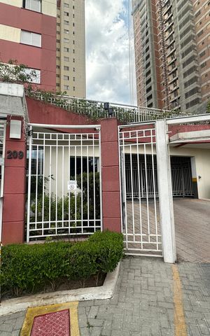 Apartamento à venda com 79m², 2 quartos e 1 vaga Apartamento à venda com 79m², 2 quartos e 1 vagaFachada e portaria