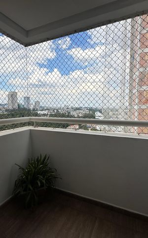 Apartamento à venda com 79m², 2 quartos e 1 vaga Apartamento à venda com 79m², 2 quartos e 1 vagaVaranda
