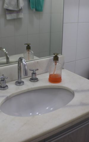 Apartamento à venda com 79m², 2 quartos e 1 vaga Apartamento à venda com 79m², 2 quartos e 1 vagaBanheiro