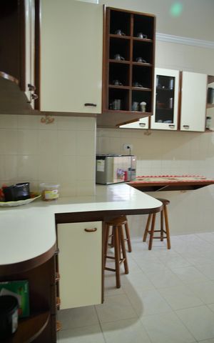 Casa à venda com 241m², 4 quartos e 4 vagasCozinha 