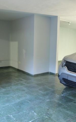 Casa à venda com 241m², 4 quartos e 4 vagasGaragem 