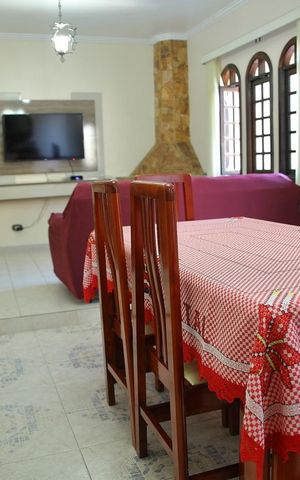 Casa à venda com 241m², 4 quartos e 4 vagasSala ( Jantar) 
