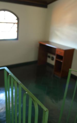 Casa à venda com 241m², 4 quartos e 4 vagasEscritório 