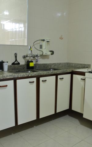 Casa à venda com 241m², 4 quartos e 4 vagasCozinha 