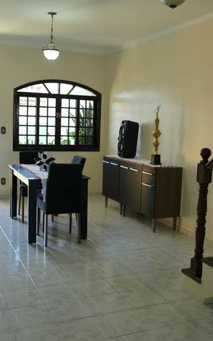 Casa à venda com 241m², 4 quartos e 4 vagasSala ( visita) 