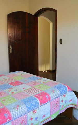 Casa à venda com 241m², 4 quartos e 4 vagasSuíte 