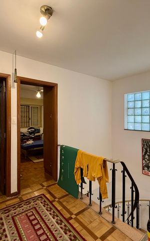 Casa para alugar com 188m², 3 quartos e 2 vagas Casa para alugar com 188m², 3 quartos e 2 vagasCorredor Quartos