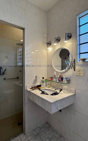 Casa para alugar com 188m², 3 quartos e 2 vagas Casa para alugar com 188m², 3 quartos e 2 vagasBanheiro Suíte