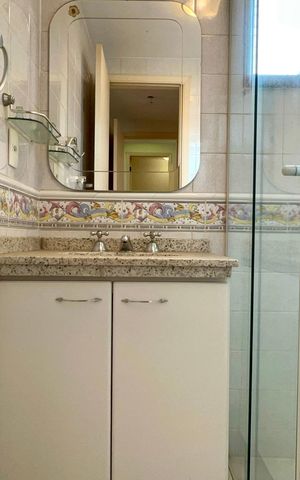 Apartamento à venda com 92m², 2 quartos e 3 vagas Apartamento à venda com 92m², 2 quartos e 3 vagasBanheiro