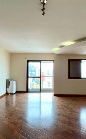 Apartamento à venda com 92m², 2 quartos e 3 vagas Apartamento à venda com 92m², 2 quartos e 3 vagasSala