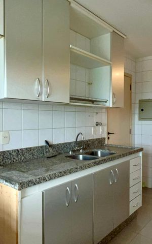 Apartamento à venda com 92m², 2 quartos e 3 vagas Apartamento à venda com 92m², 2 quartos e 3 vagasCozinha