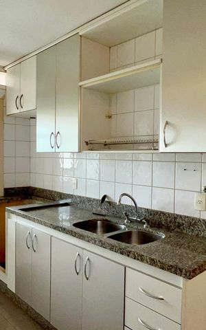 Apartamento à venda com 92m², 2 quartos e 3 vagas Apartamento à venda com 92m², 2 quartos e 3 vagasCozinha