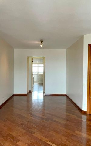 Apartamento à venda com 92m², 2 quartos e 3 vagas Apartamento à venda com 92m², 2 quartos e 3 vagasSala