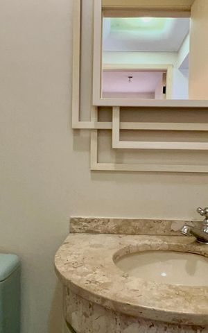 Apartamento à venda com 92m², 2 quartos e 3 vagas Apartamento à venda com 92m², 2 quartos e 3 vagasLavabo