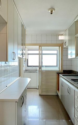 Apartamento à venda com 92m², 2 quartos e 3 vagas Apartamento à venda com 92m², 2 quartos e 3 vagasCozinha
