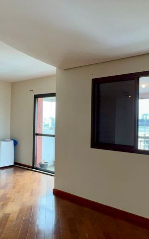 Apartamento à venda com 92m², 2 quartos e 3 vagas Apartamento à venda com 92m², 2 quartos e 3 vagasSala / Quarto Reversivel