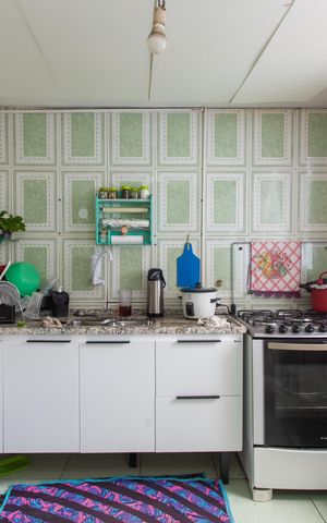 Casa à venda com 80m², 2 quartos e 2 vagas Casa à venda com 80m², 2 quartos e 2 vagasCozinha