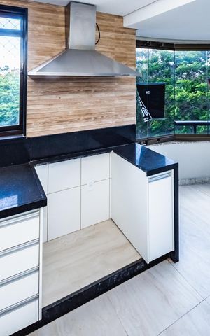 Apartamento à venda com 260m², 4 quartos e 2 vagasCozinha 