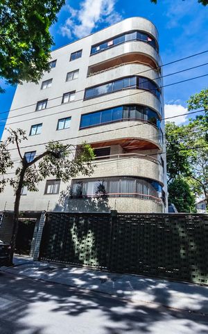 Apartamento à venda com 260m², 4 quartos e 2 vagasFachada