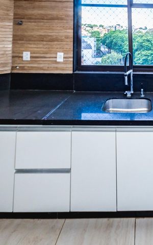 Apartamento à venda com 260m², 4 quartos e 2 vagasCozinha 