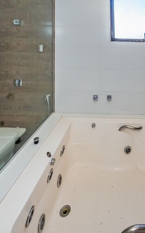 Apartamento à venda com 260m², 4 quartos e 2 vagasQuarto 4