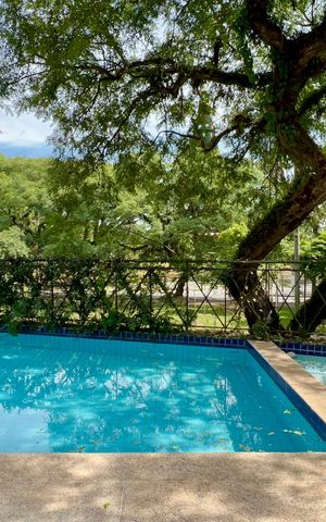 Apartamento à venda com 133m², 3 quartos e 3 vagas Apartamento à venda com 133m², 3 quartos e 3 vagasPiscina