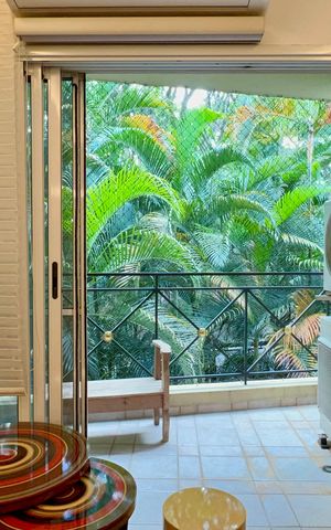 Apartamento à venda com 133m², 3 quartos e 3 vagas Apartamento à venda com 133m², 3 quartos e 3 vagasVaranda