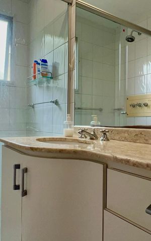 Apartamento à venda com 133m², 3 quartos e 3 vagas Apartamento à venda com 133m², 3 quartos e 3 vagasBanheiro da Suíte