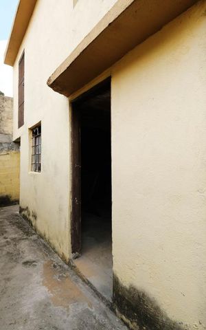 Casa à venda com 164m², 2 quartos e 3 vagasEdícula